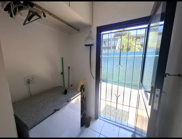 2 BEDROOM TOWNHOUSE FOR SALE IN UVONGO